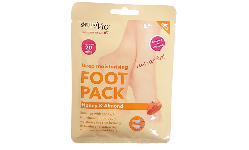 Image 12: Up to Six Derma V10 Moisturising Foot Packs