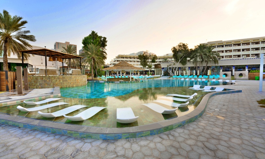 Image 4:  5* Weekday Pool and Beach Access; Child(AED50), Adult(AED100)