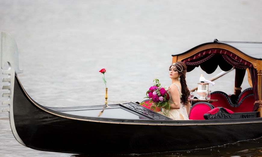 Image 5: 30-Minute Hand-Crafted Venetian-Style Gondola Ride for 2-8 People 