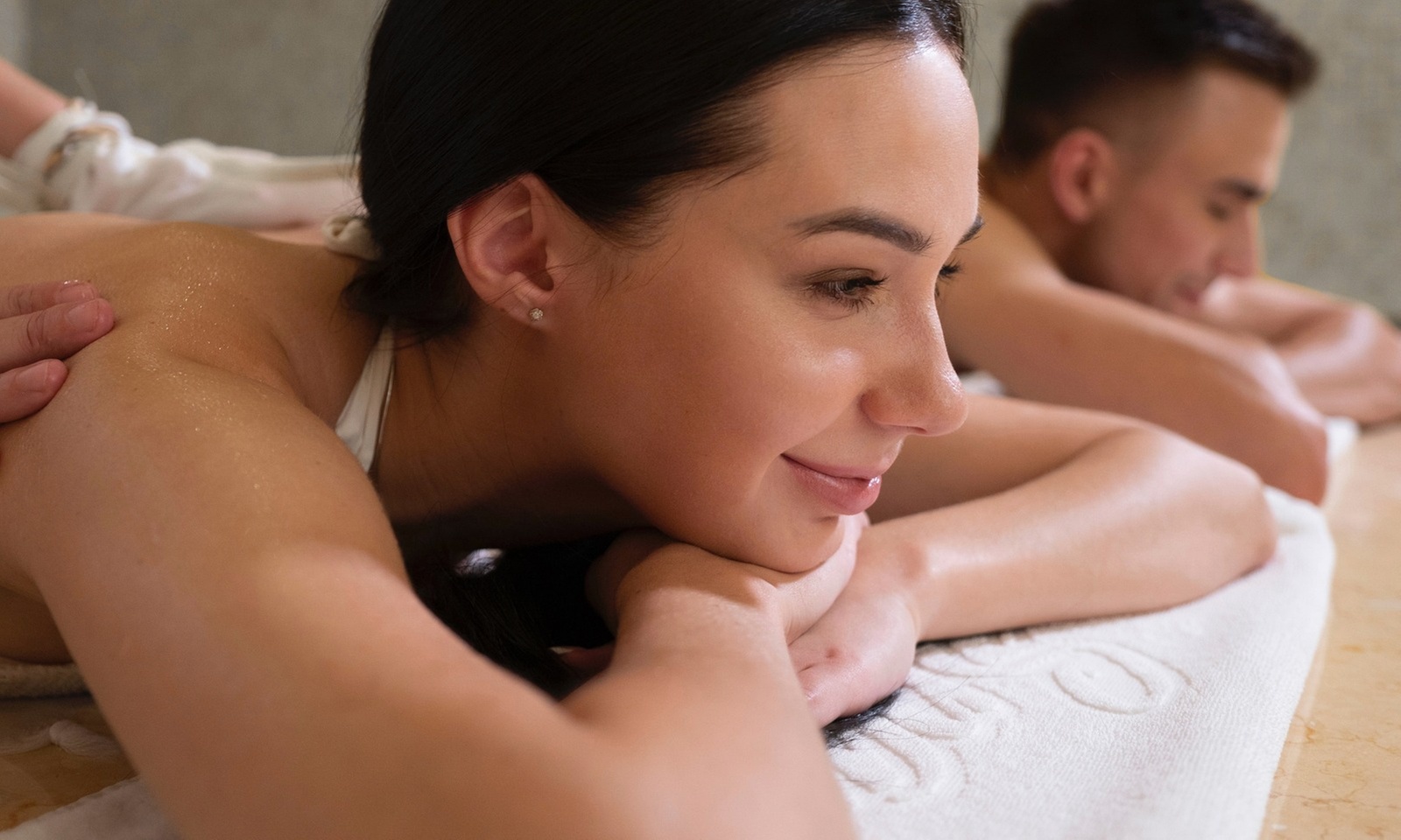 Masaje relajante y descontracturante con CBD en The Look Madrid