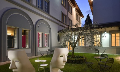 Firenze: camera Superior con colazione per 2 presso UNAHOTELS Vittoria