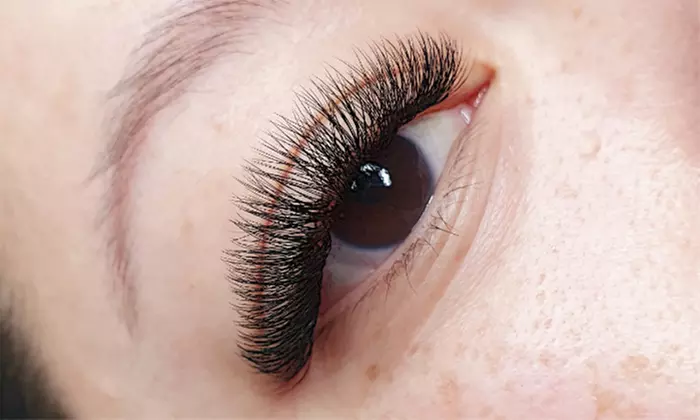 Schöne Wimpern: Wimpernverlängerung (UV LED) opt. inkl. Refill