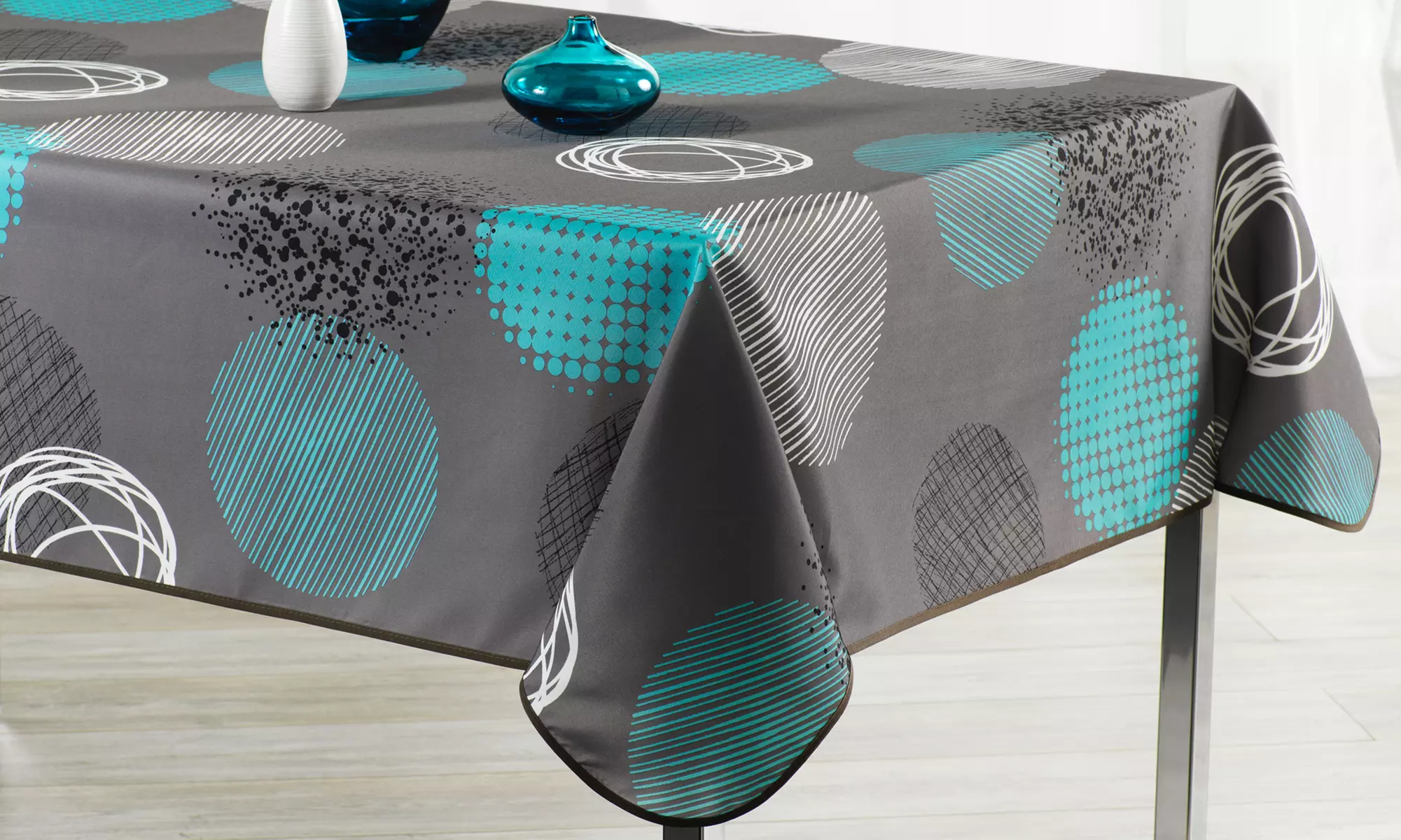 Nappe de table résistante à l'eau, couleur au choix - Primary Image