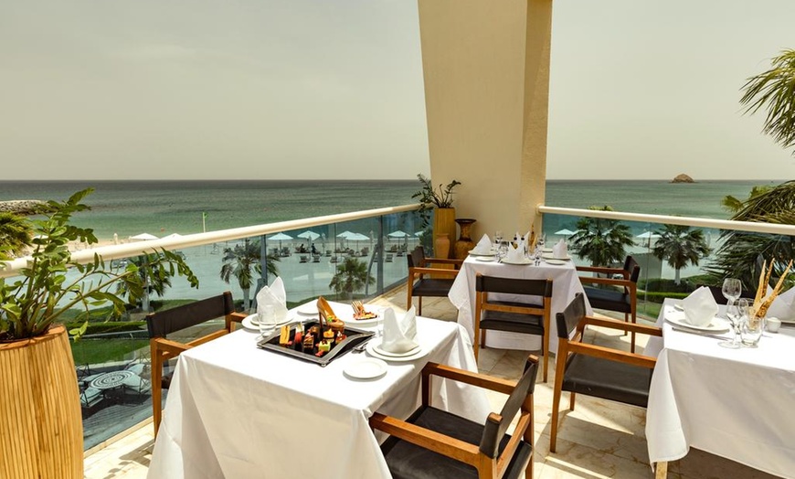 Image 2: Fujairah: 5* Stay with Dinner