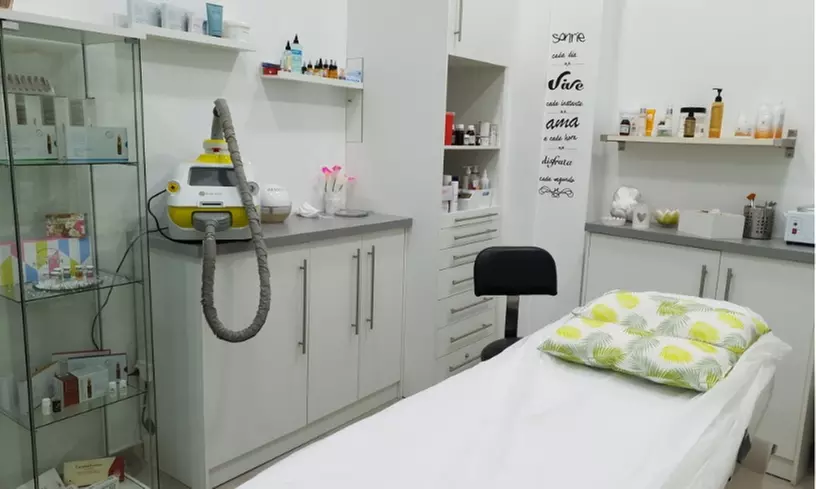Limpieza facial completa con tratamientos a elegir para 1 persona