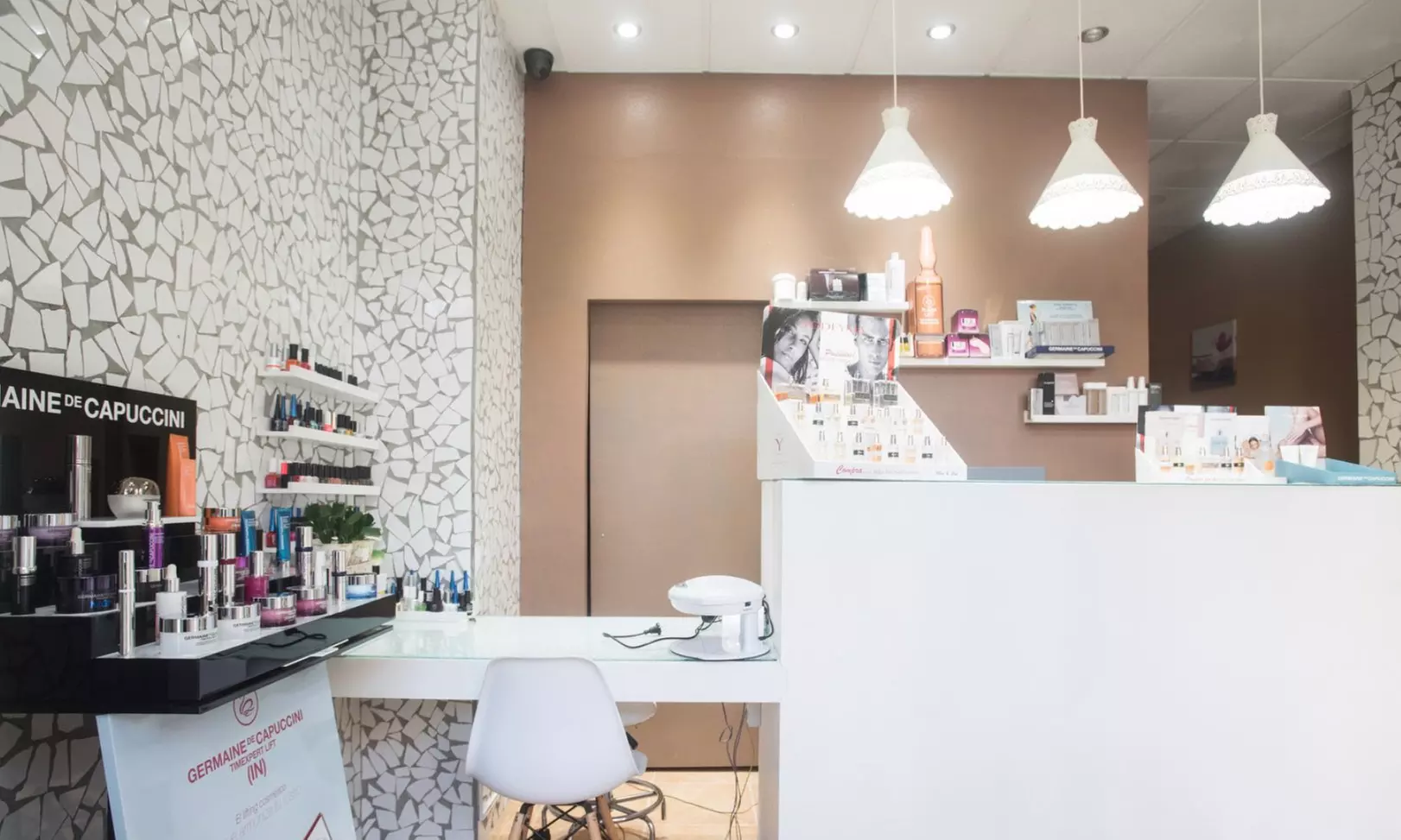 Limpieza facial y masaje corporal en Mimasthetic