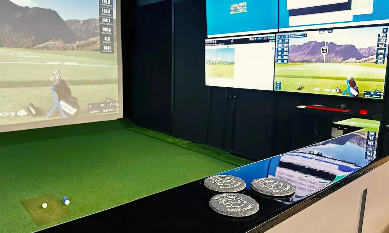 Enjoy One or Two Hours of Virtual Golf in Standard or Luxury Bay