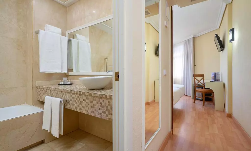 ✈ Siviglia 4*: Volo diretto più 2, 3 o 4 notti in hotel