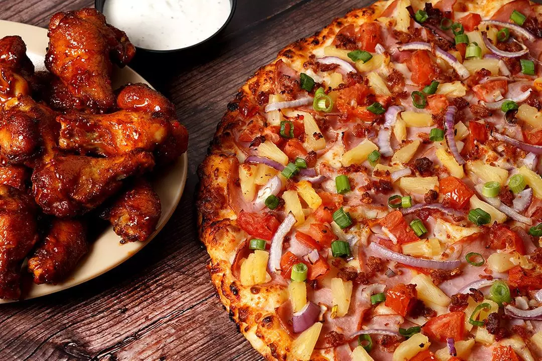 One Large One Topping Pizza at Round Table Pizza (39% Off) - Primary Image