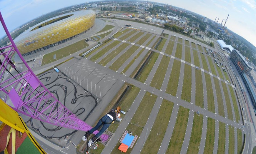 Image 4: Stadion Energa: skoki na bungee