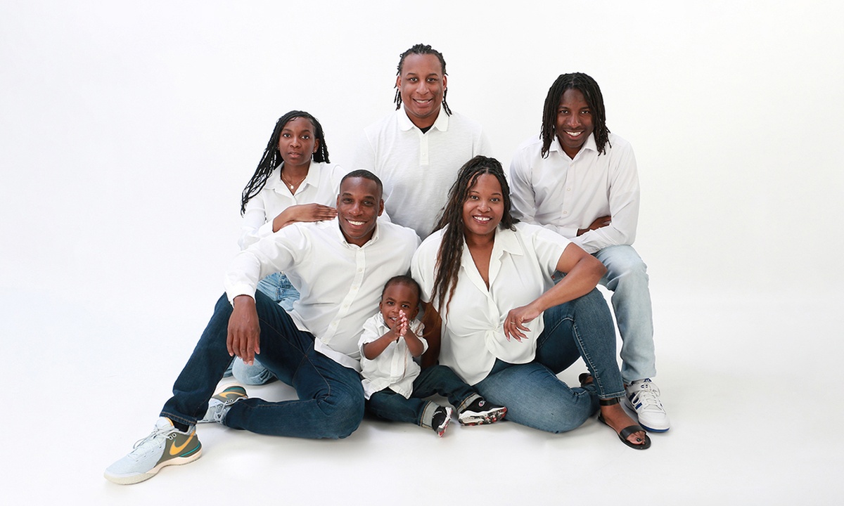 Capture special moments with a 30 or 60-minute studio photo shoot