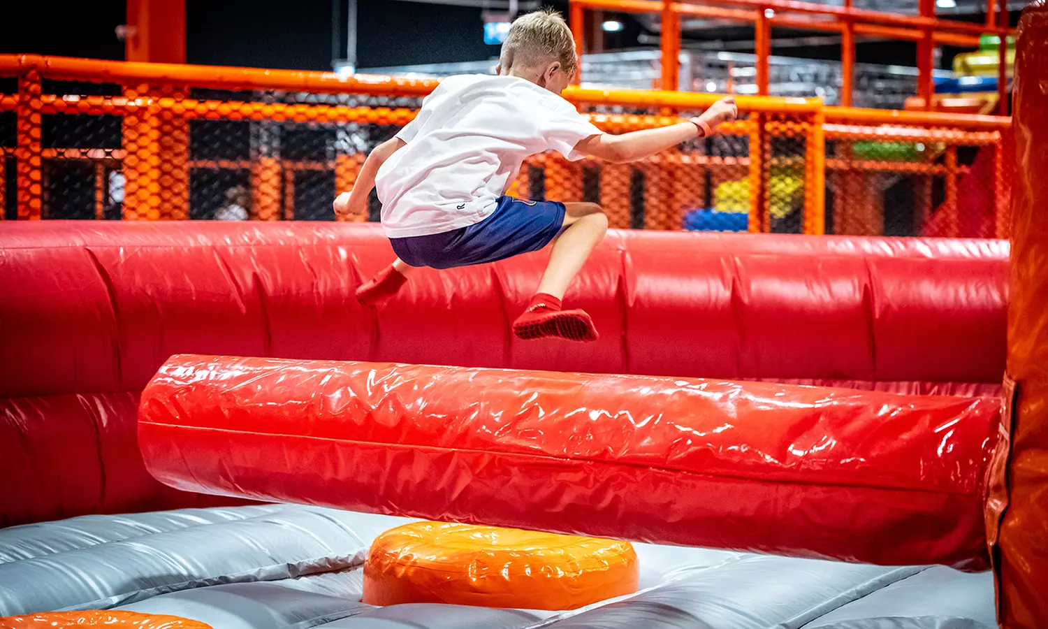 Godzinne wejście do parku trampolin w FlyPark - Primary Image