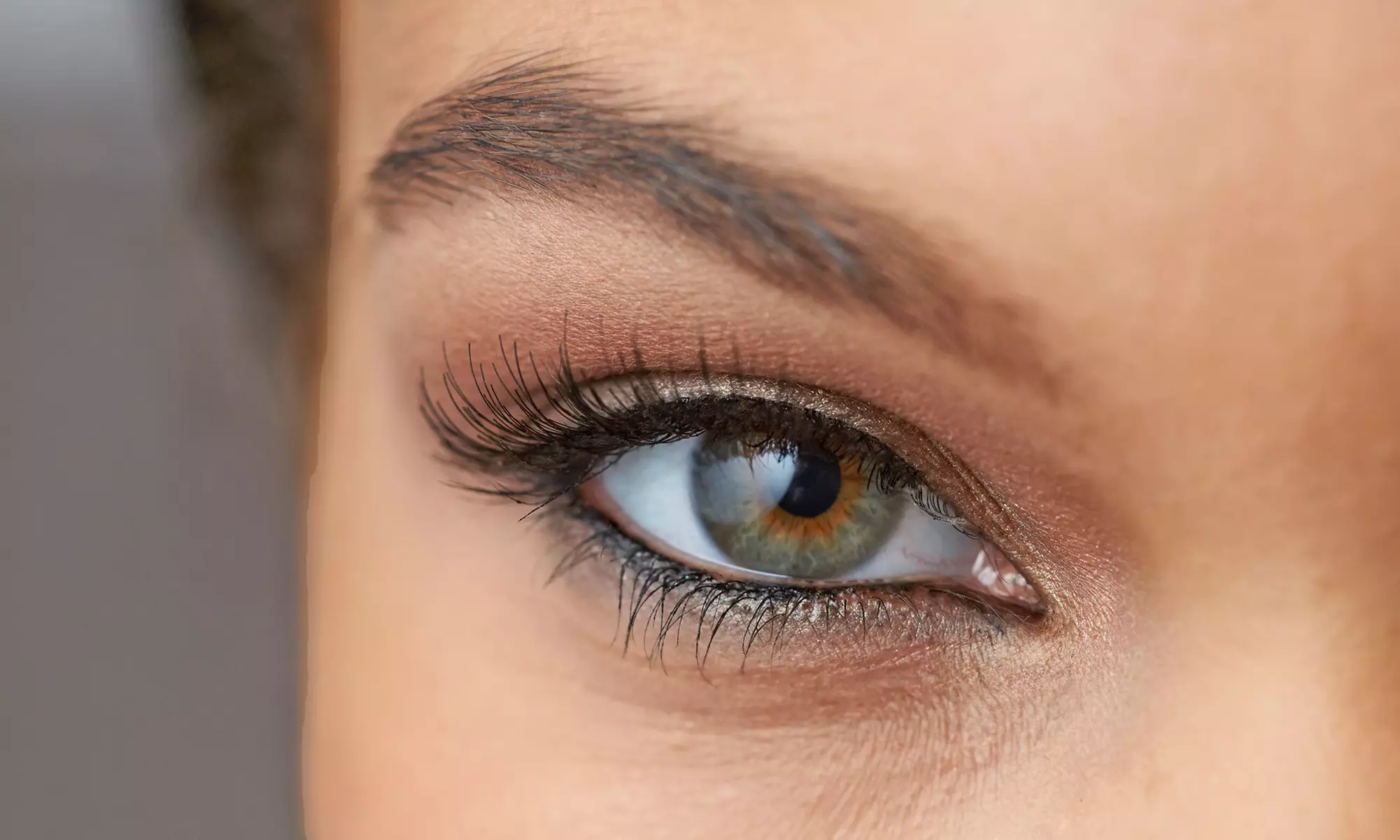 One Eyebrow Threading Session at Unique Threading Salon - Beaverton (Up to 50% Off)  - Primary Image
