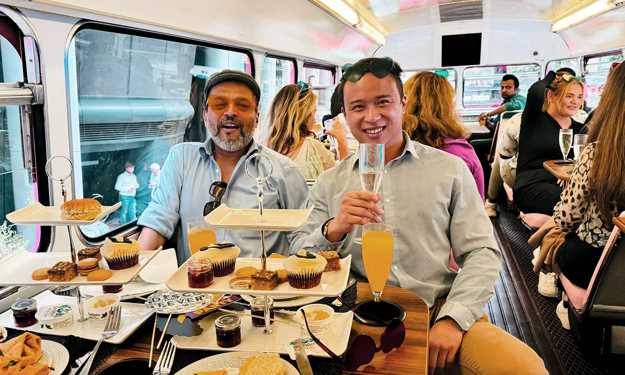 Afternoon Tea Bus with Panoramic Tour of London with Golden Tours Up