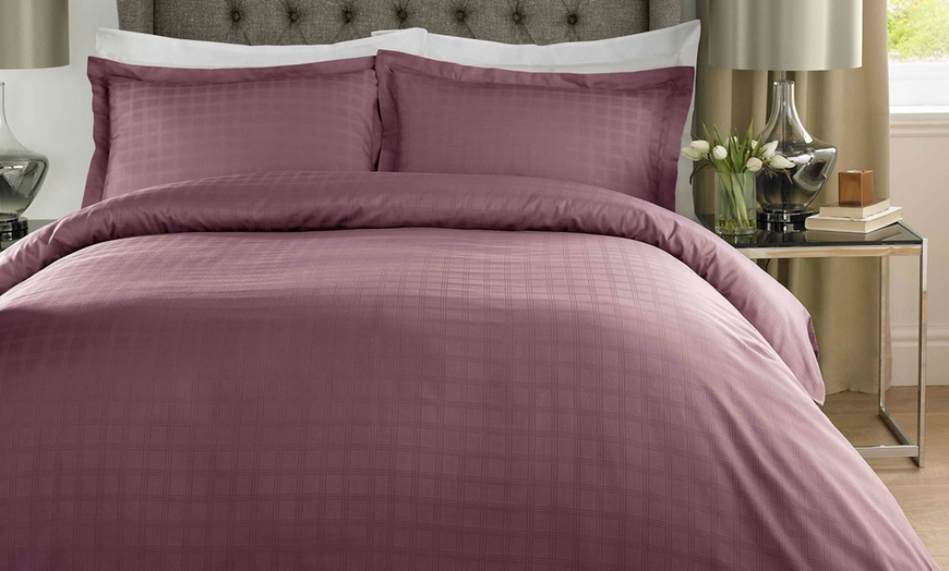 Image 10: 400TC Satin Check Duvet Cover Set