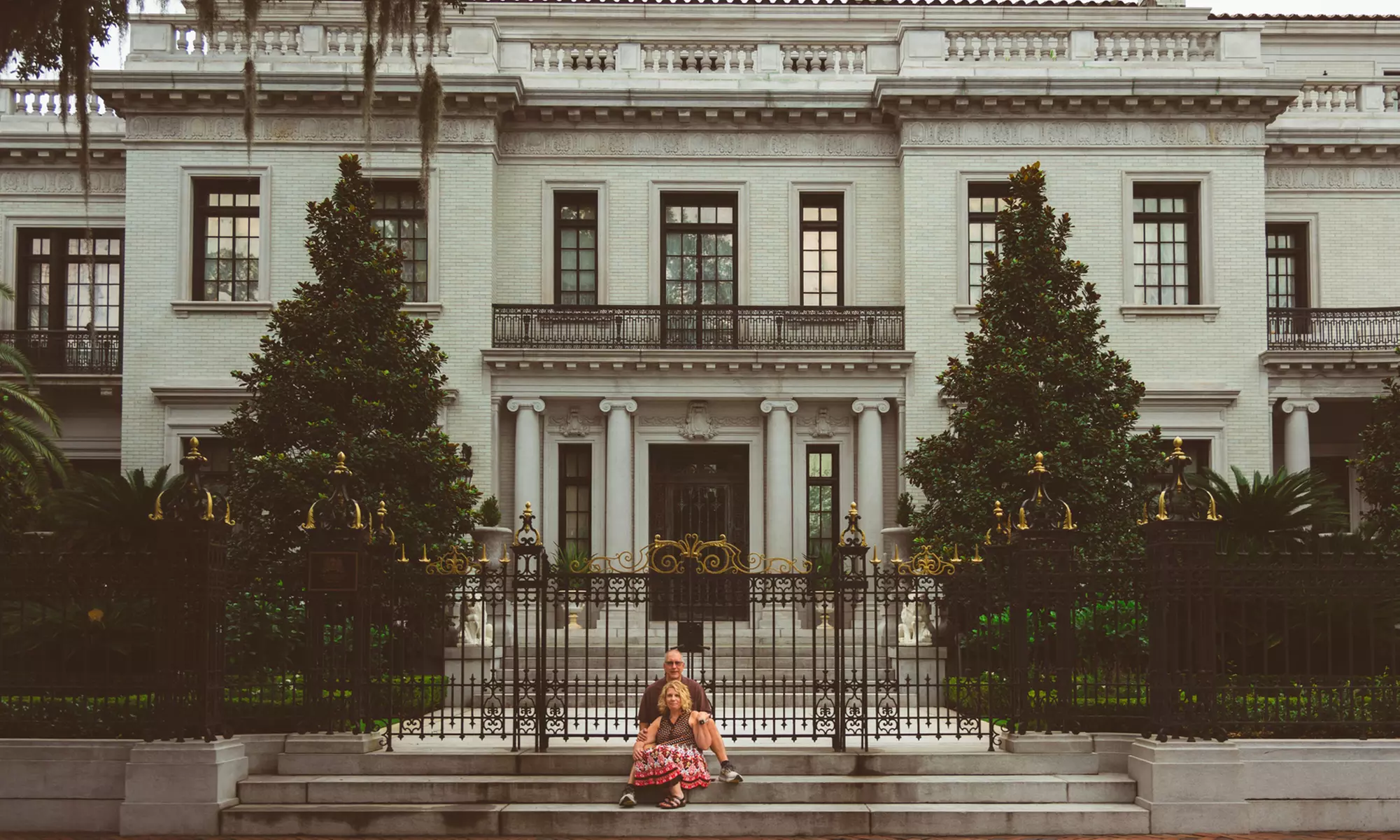 Capture Moments with One or Two Photography Session with a Tour