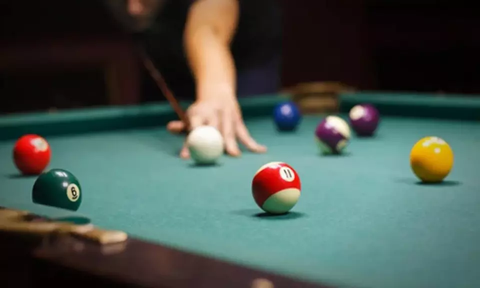 Para 2 o 4: partidas de billar o futbolín con chupitos incluidos