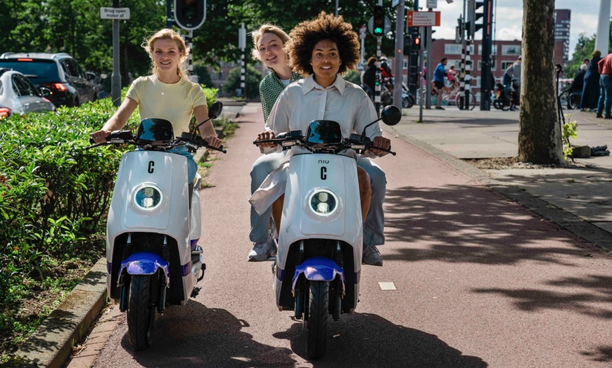 Image 3: Altijd een rit binnen handbereik: 100 rijminuten voor de deelscooter