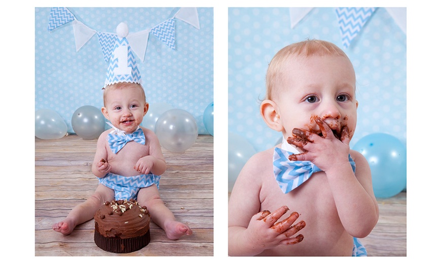 Image 3: Baby Cake-Smash Photoshoot