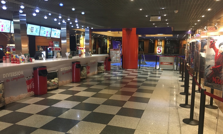 Image 3: Entrada al cine La Vaguada