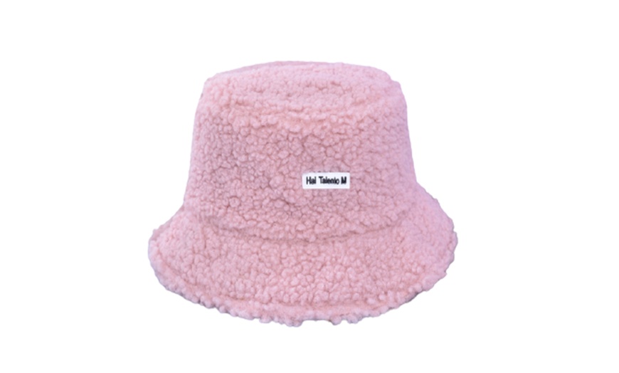 Image 9: Women’s Teddy Faux Fur Bucket Hat