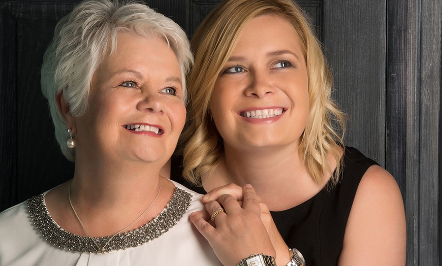 Image 13: Mother and Daughter Photoshoot