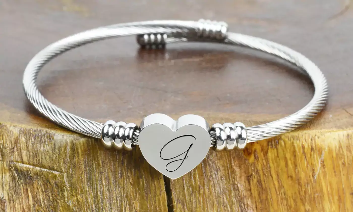 Bracelet personnalisable avec initiale sur le site Justyling