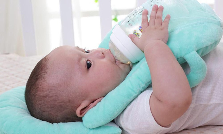 Image 3: Self-Feeding and Nursing Pillow