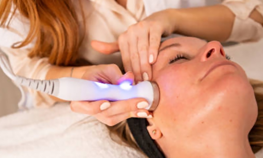 Image 4: Limpieza facial a elegir con tratamientos adicionales para 1 persona