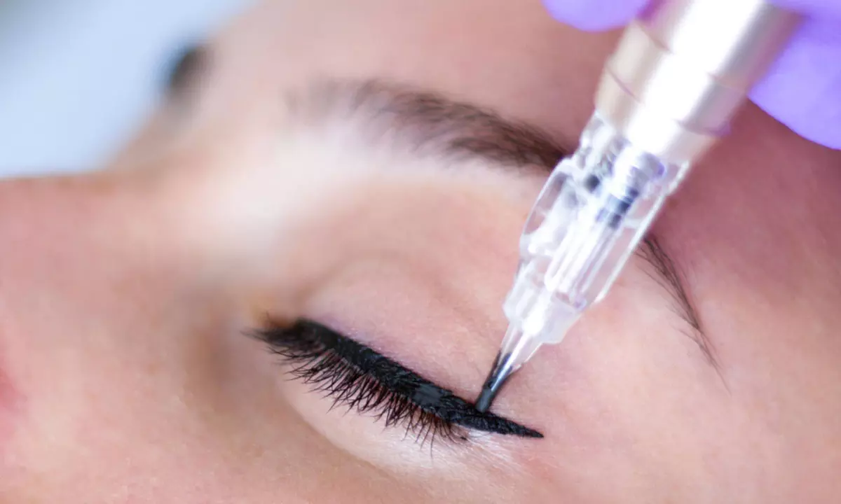 Permanent Eyeliner for the Upper or or and Lower Eyelids at Strokes Of Genius Microblading (Up to 40% Off) - Primary Image