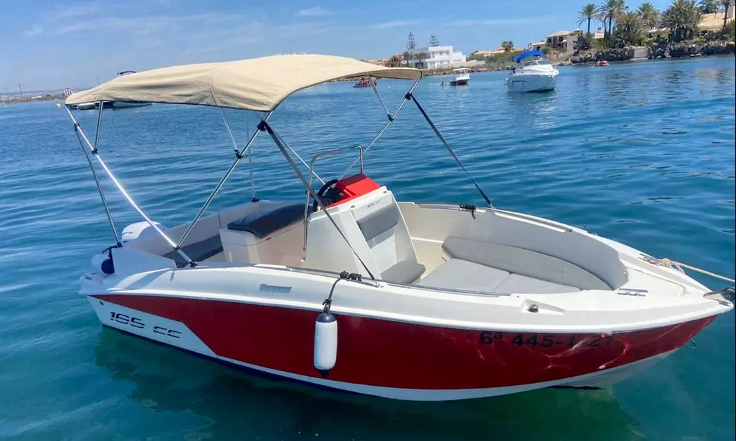Alquiler de embarcación sin licencia para 6 personas hasta 8 horas