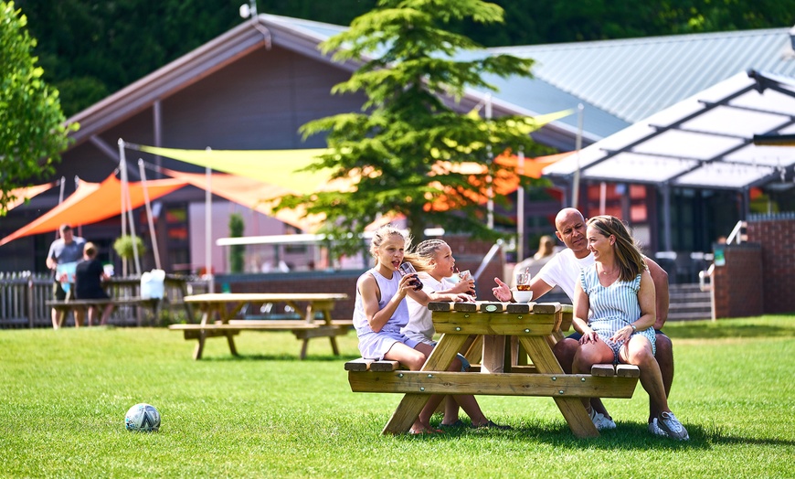 Image 2: Forest of Dean: Glamping Pod for Two