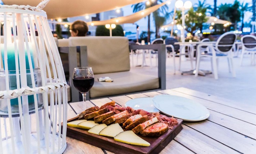 Image 7: Salou, près de la plage : chambre double avec demi-pension