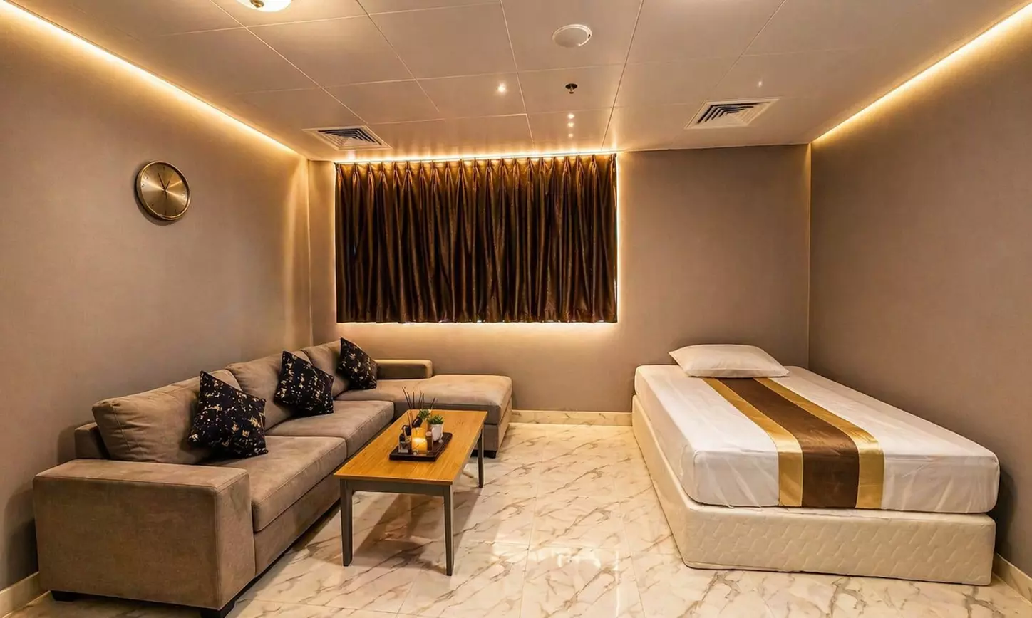 Gents Private VIP Room Spa Treatments with Shower Facility