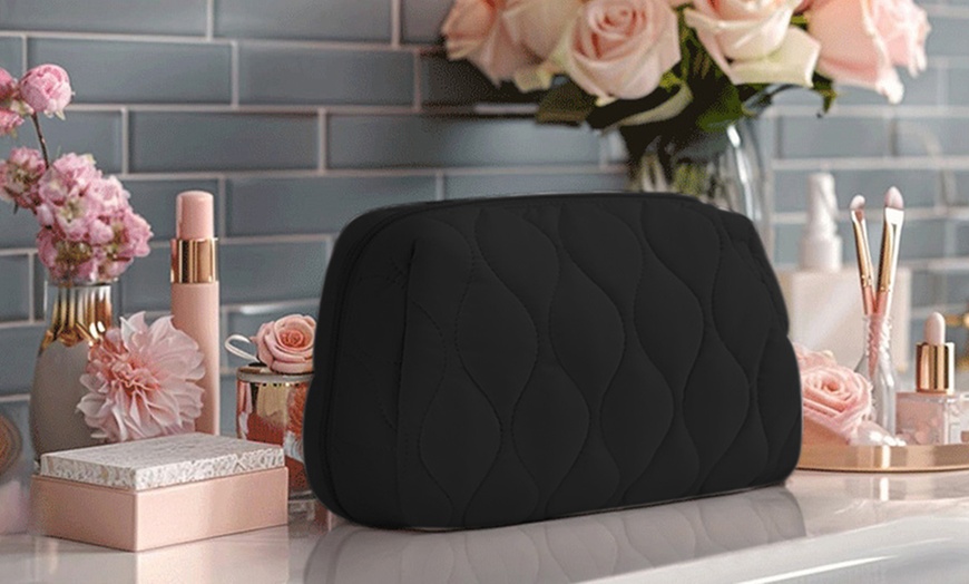Image 8: Puffy Travel Cosmetic Bag