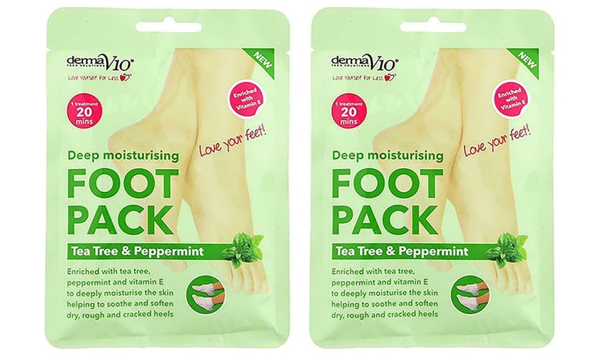 Image 14: Up to Nine Derma V10 Moisturising Foot Packs