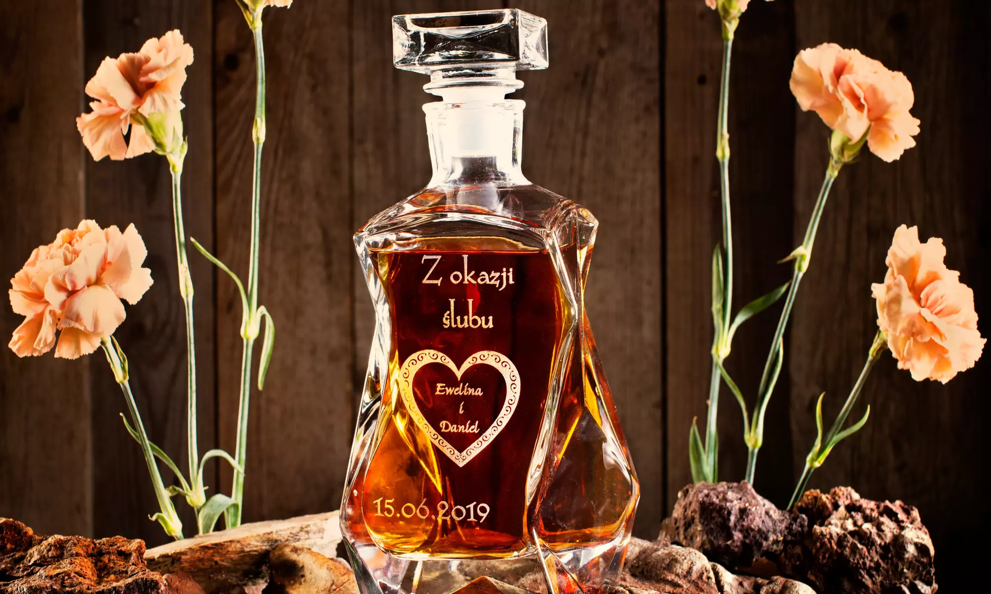 Personalizowana karafka z grawerem (37 zł) w zestawie z 2 szklankami (119,99 zł) w unikalneprezenty.pl - Primary Image