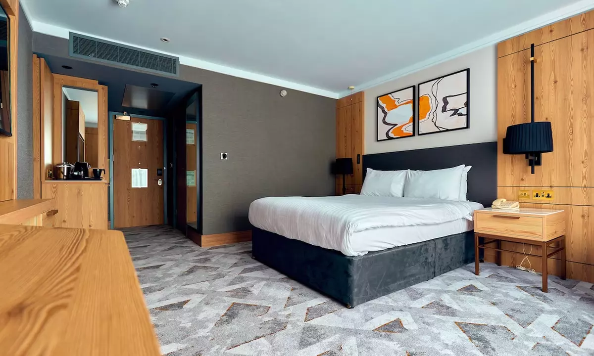 4* Marlow: Double or King Room Stay with Breakfast, Spa Access & More