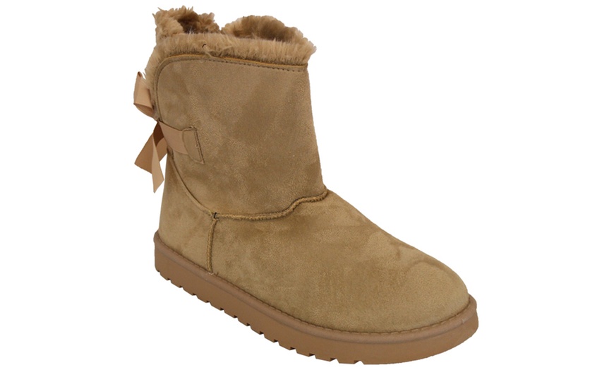 Image 10: Bow Back Faux Fur Snow Boots