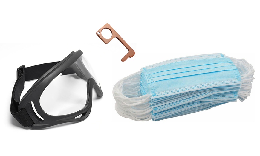 Image 23: Disposable Face Mask and Goggles