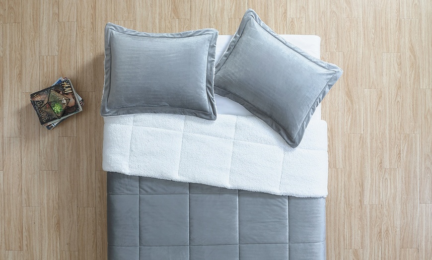 Image 5: Micromink and Sherpa Reversible Comforter Set (2- or 3-Piece)