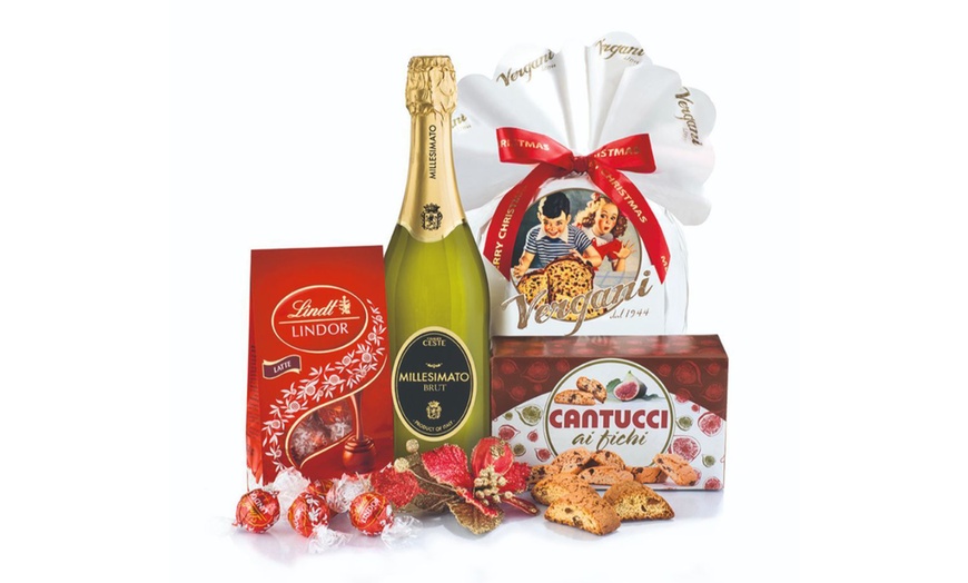 Image 11: Cesti natalizi con prodotti gastronomici Le Cadeau