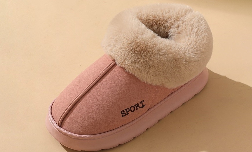 Image 12: Padded furry non-slip shoes