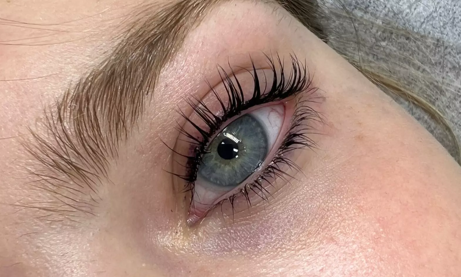 Lifting y tinte de pestañas con opción a visagismo y tinte de cejas