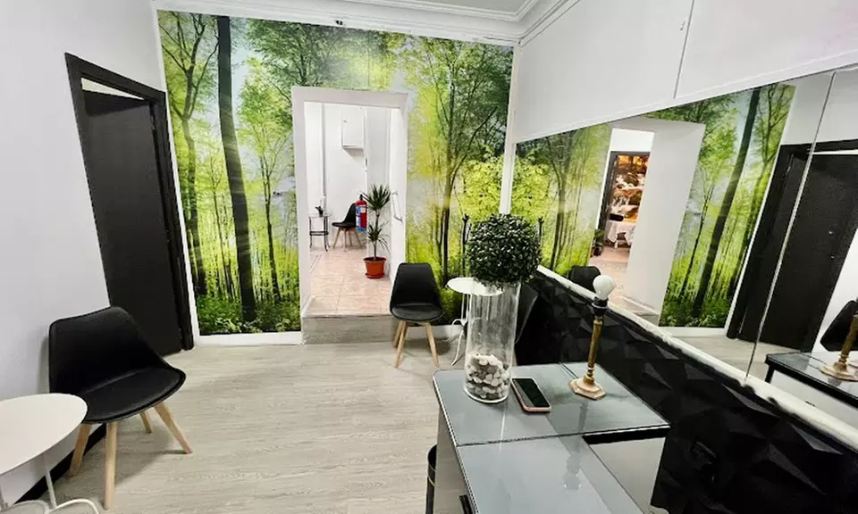 Relax en pareja: masaje oriental de Filipinas con cava y bombones