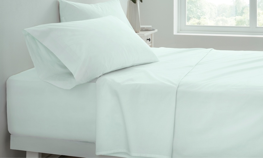 Image 15: Premium Deluxe Fitted Sheets or Pillowcase