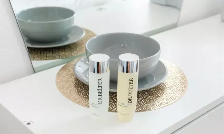 1 oder 2x 60 Min. klassische Gesichtsbehandlung für 1 Person: tiefenwirksam für strahlende Haut (bis 39% sparen) - Second Medium