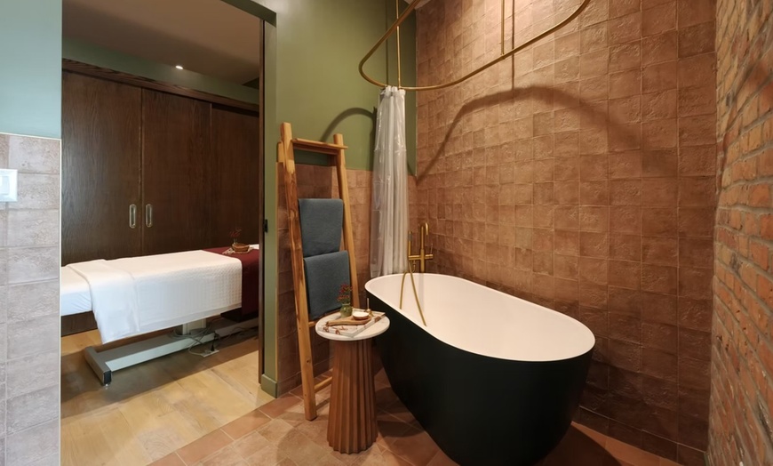 Image 4: Rejuvenating Holistic, Swedish, or Deep Tissue Massage