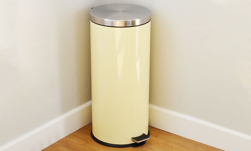 Image 23: 30-Litre Kitchen Pedal Bin