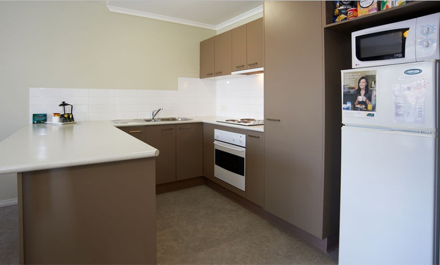 Image 4: Bendigo: Quest Apartment Stay for 2